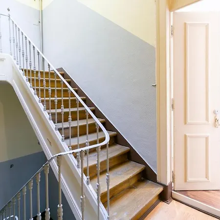 Apartman Exquisite 2bdr Flat With Balcony In Lisbon's Heart