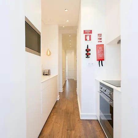 Exquisite 2bdr Flat With Balcony In Lisbon's Heart * 리스본