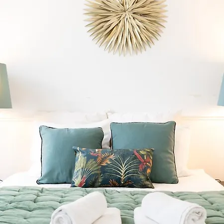 Exquisite 2bdr Flat With Balcony In Lisbon's Heart Apartmán Lisboa