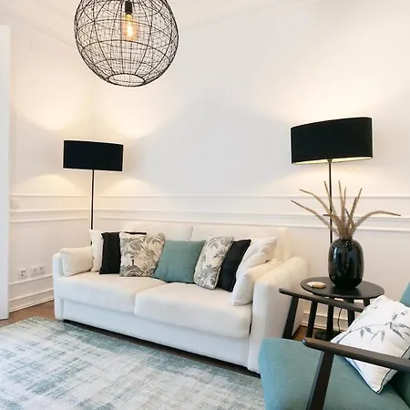 Exquisite 2bdr Flat With Balcony In Lisbon's Heart Lisbon