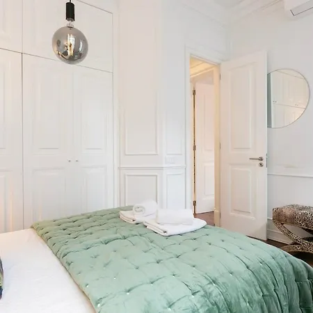 Exquisite 2bdr Flat With Balcony In Lisbon's Heart Apartmán Lisboa