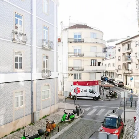 Exquisite 2bdr Flat With Balcony In Lisbon's Heart * Lisboa